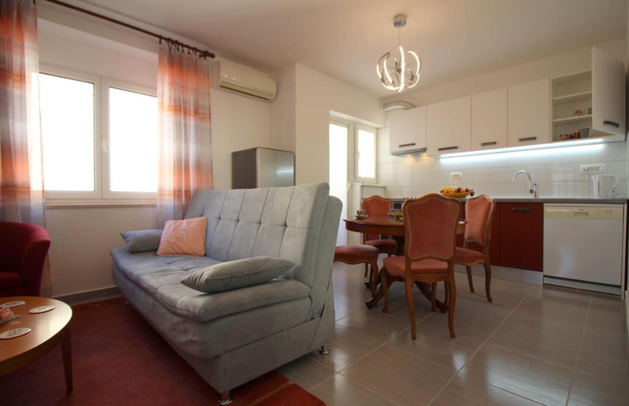 Apartment Agata In City Center Porec Exterior photo