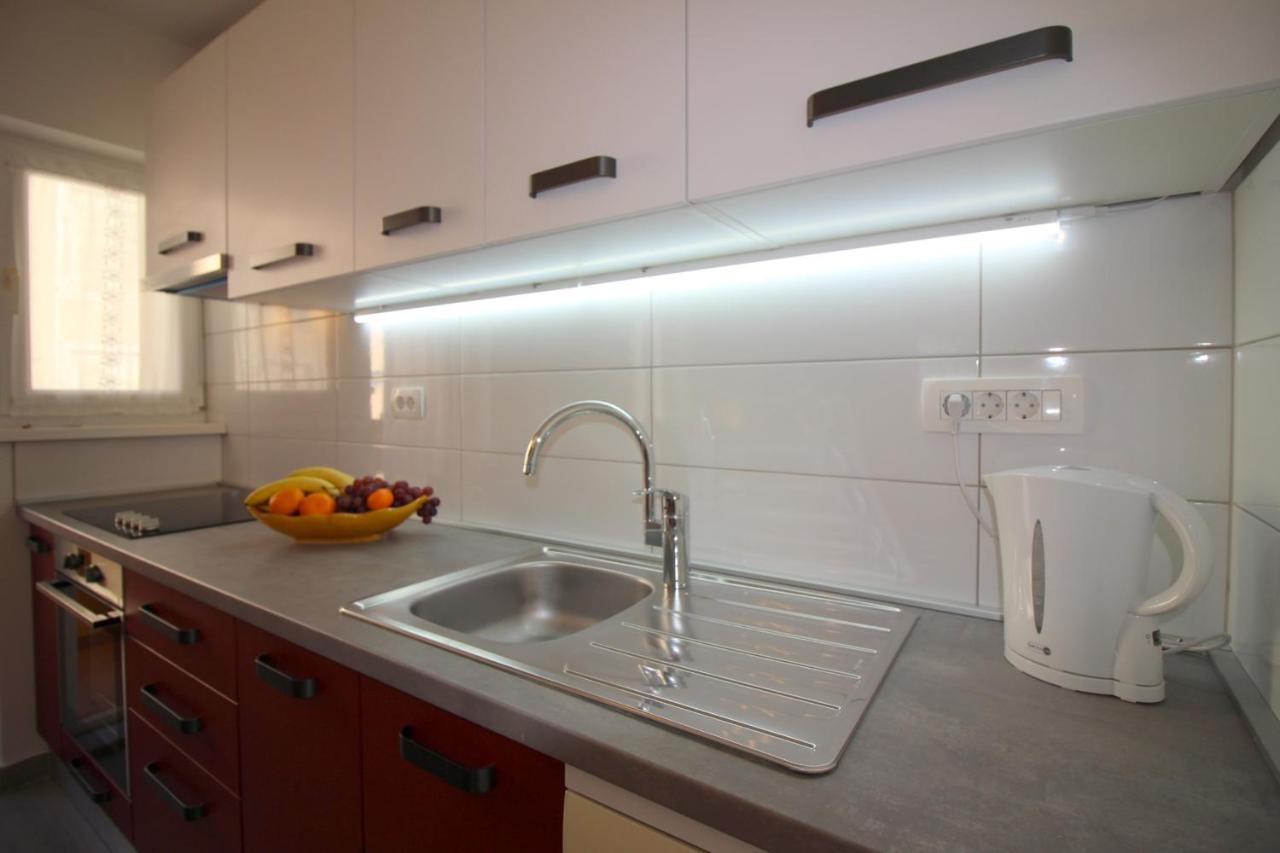 Apartment Agata In City Center Porec Exterior photo