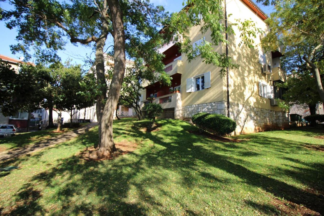 Apartment Agata In City Center Porec Exterior photo