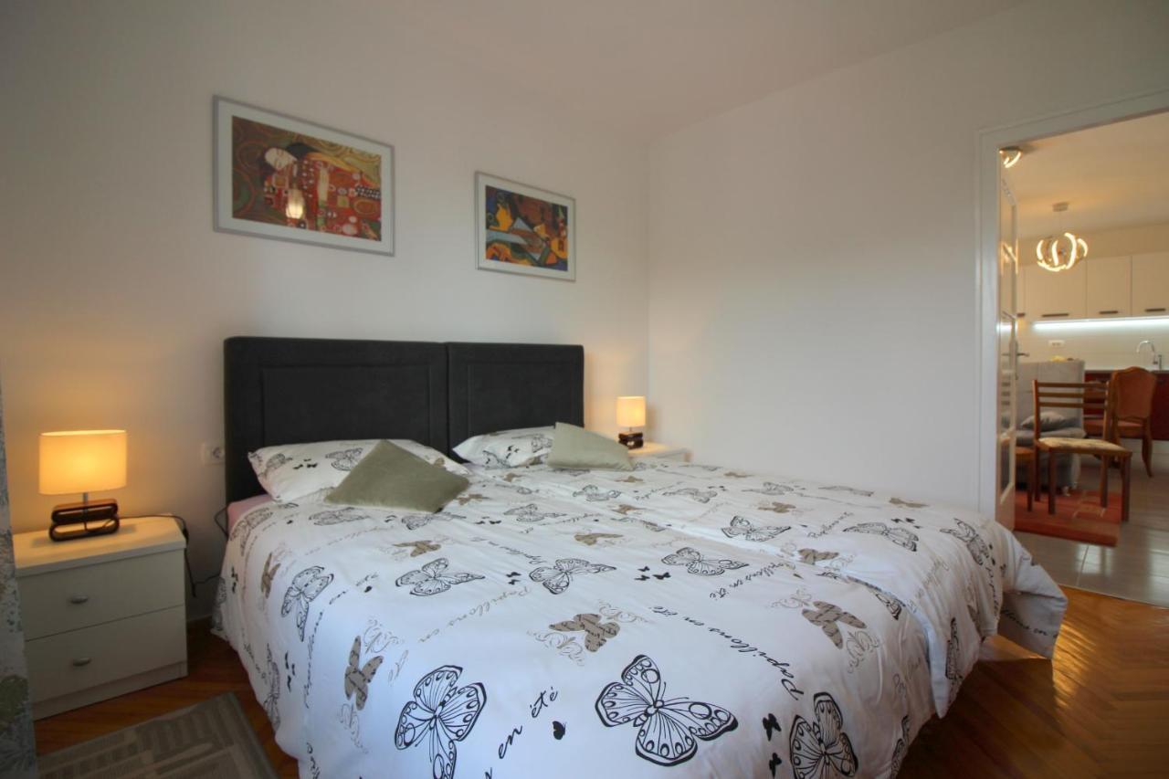 Apartment Agata In City Center Porec Exterior photo