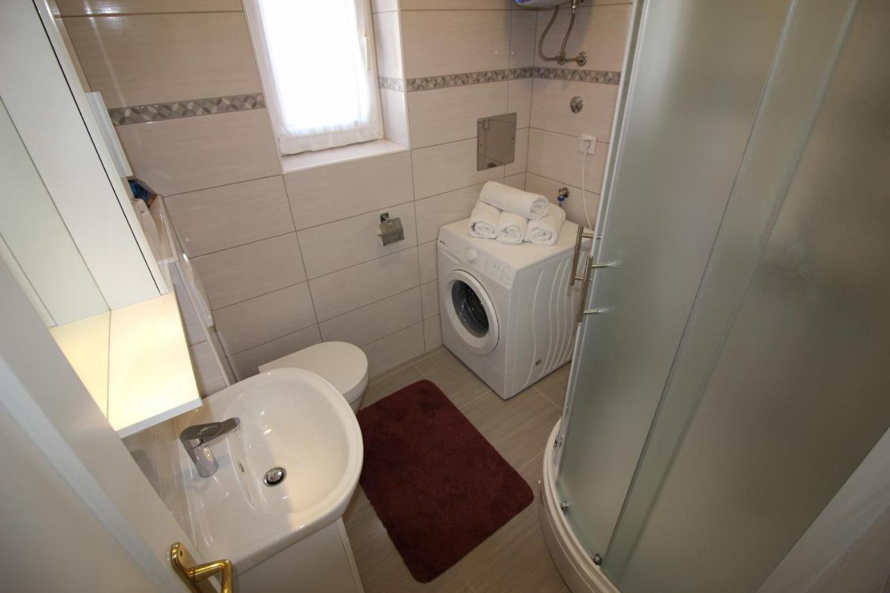 Apartment Agata In City Center Porec Exterior photo
